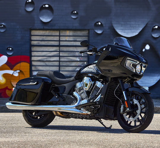 黒M【CHALLENGER】IRON HORSE JKT ／新品未使用／送料込 Indian® Motorcycle - Nippon -: Specs Indian Challenger Features